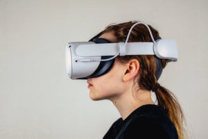 Facebook starts testing ads inside Oculus VR headsets