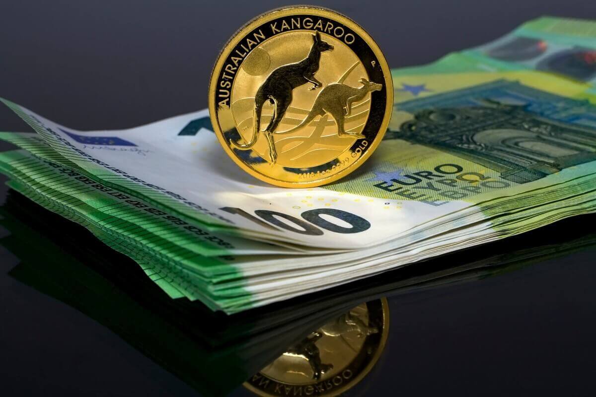 Australian dollar struggles in the wake of USD gains