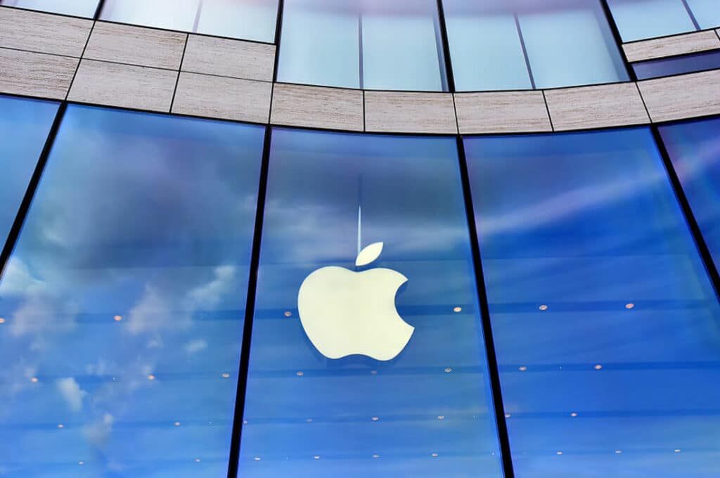 Investors buying shares in Apple due to recent rating upgrade