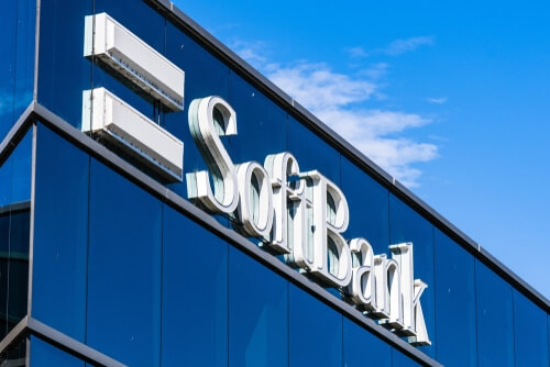 SoftBank investit près d’un milliard dans le projet de puce d’intelligence artificielle Arm